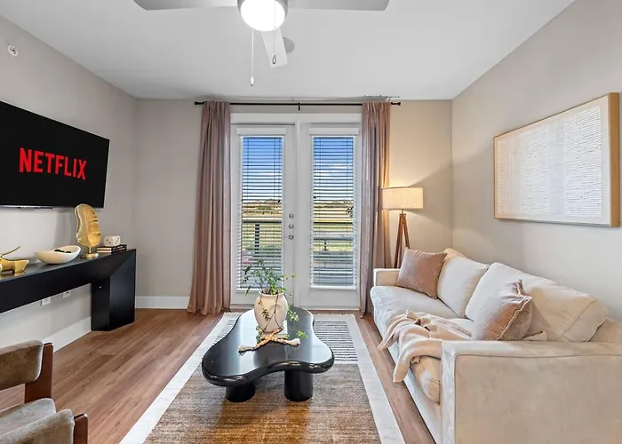 Luxury 1br King Bed In North Worth - Pool, Gym, Parking & Pet Friendly - Stockyards & World Cup Fort Worth
