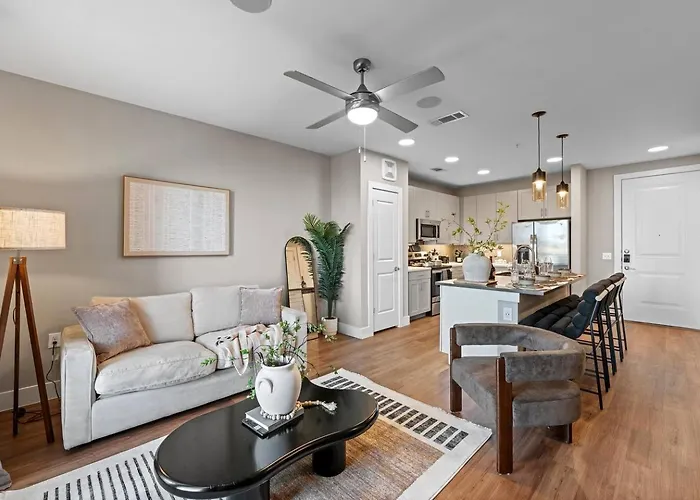 Luxury 1br King Bed In North Worth - Pool, Gym, Parking & Pet Friendly - Stockyards & World Cup Apartment *