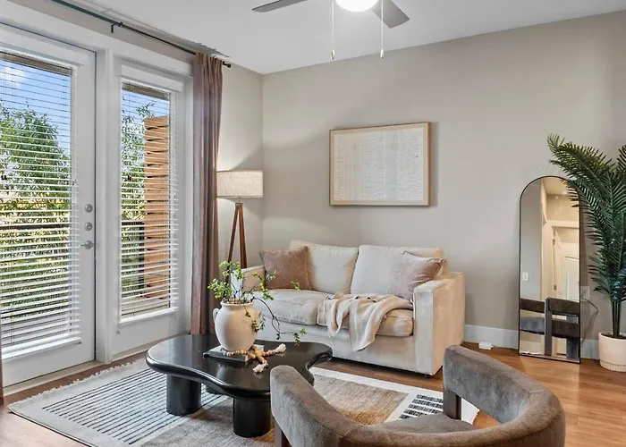 Luxury 1br King Bed In North Worth - Pool, Gym, Parking & Pet Friendly - Stockyards & World Cup Fort Worth