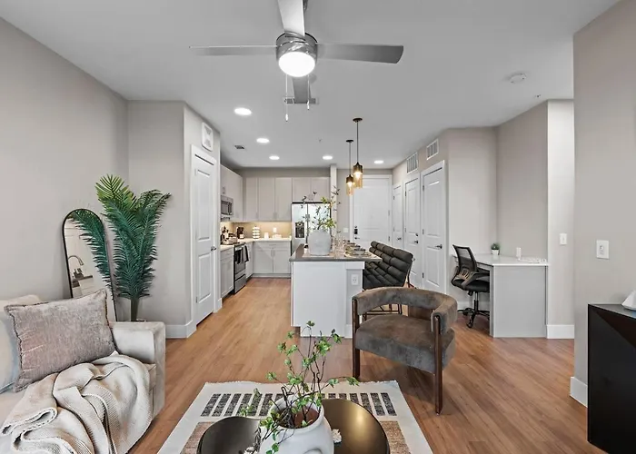 Apartment Luxury 1br King Bed In North Worth - Pool, Gym, Parking & Pet Friendly - Stockyards & World Cup *