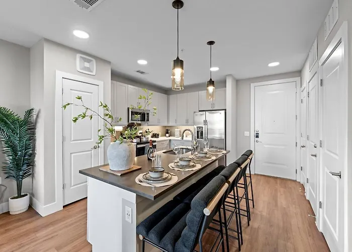 Luxury 1br King Bed In North Worth - Pool, Gym, Parking & Pet Friendly - Stockyards & World Cup * Fort Worth