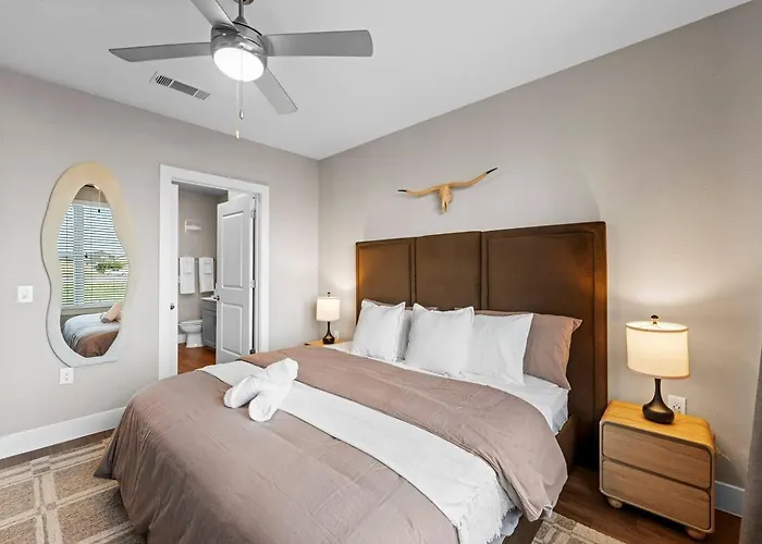 Luxury 1br King Bed In North Worth - Pool, Gym, Parking & Pet Friendly - Stockyards & World Cup *