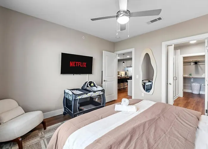 Luxury 1br King Bed In North Worth - Pool, Gym, Parking & Pet Friendly - Stockyards & World Cup Apartment Fort Worth