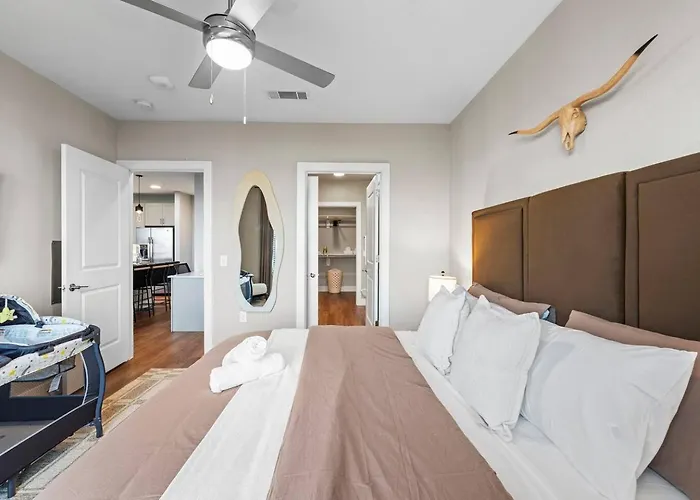 Luxury 1br King Bed In North Worth - Pool, Gym, Parking & Pet Friendly - Stockyards & World Cup * Fort Worth