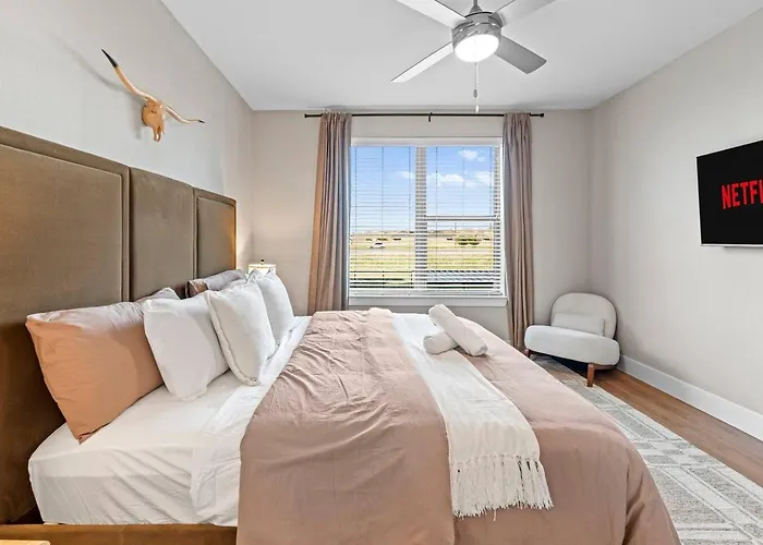 Luxury 1br King Bed In North Worth - Pool, Gym, Parking & Pet Friendly - Stockyards & World Cup *
