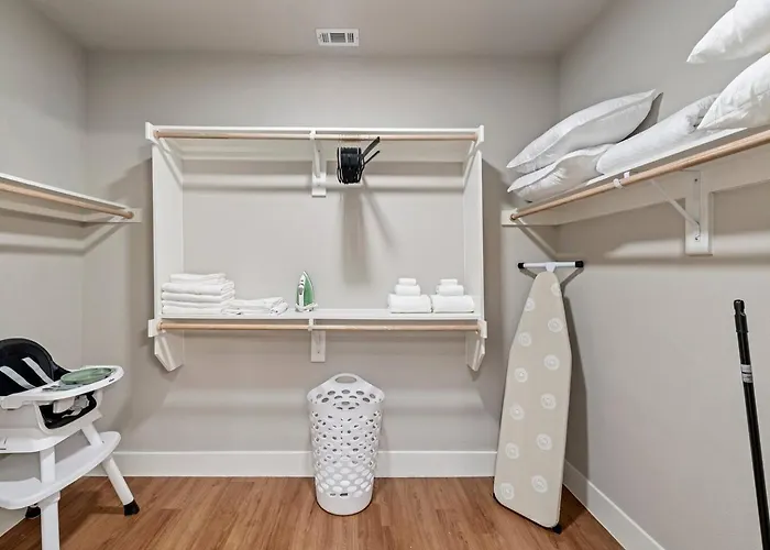Luxury 1br King Bed In North Worth - Pool, Gym, Parking & Pet Friendly - Stockyards & World Cup
